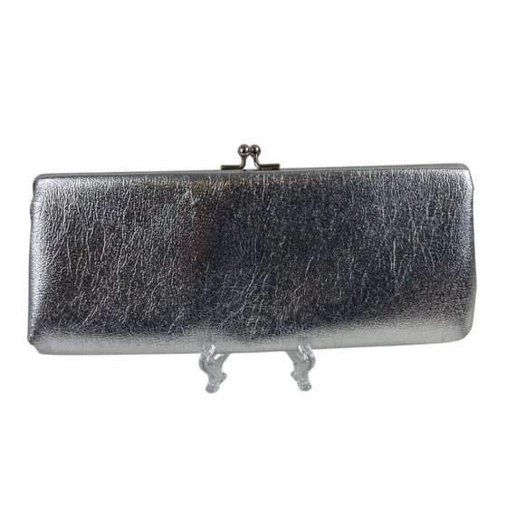 Vintage Silver Metallic Clutch Purse With Kiss Lock Closure - Picture 3 of 12